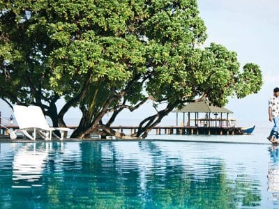 maldives adaaran select medhupparu swimming pool