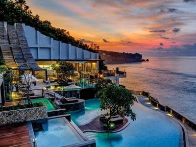 Paradises Resorts